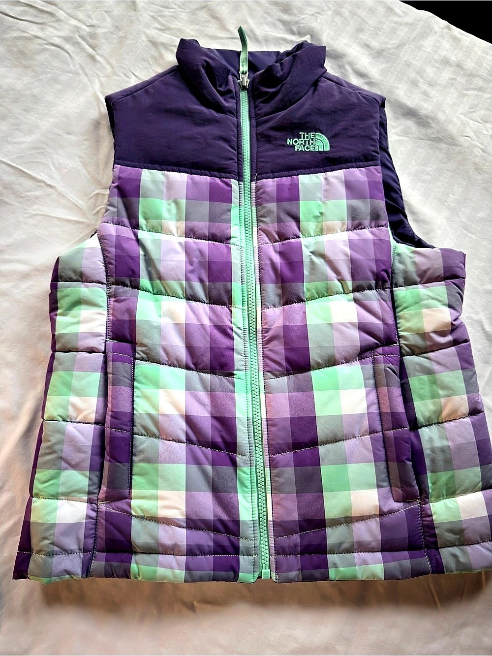 The North Face Girls Reversible Quilted Puffer Vest Girls Medium Purple & Green